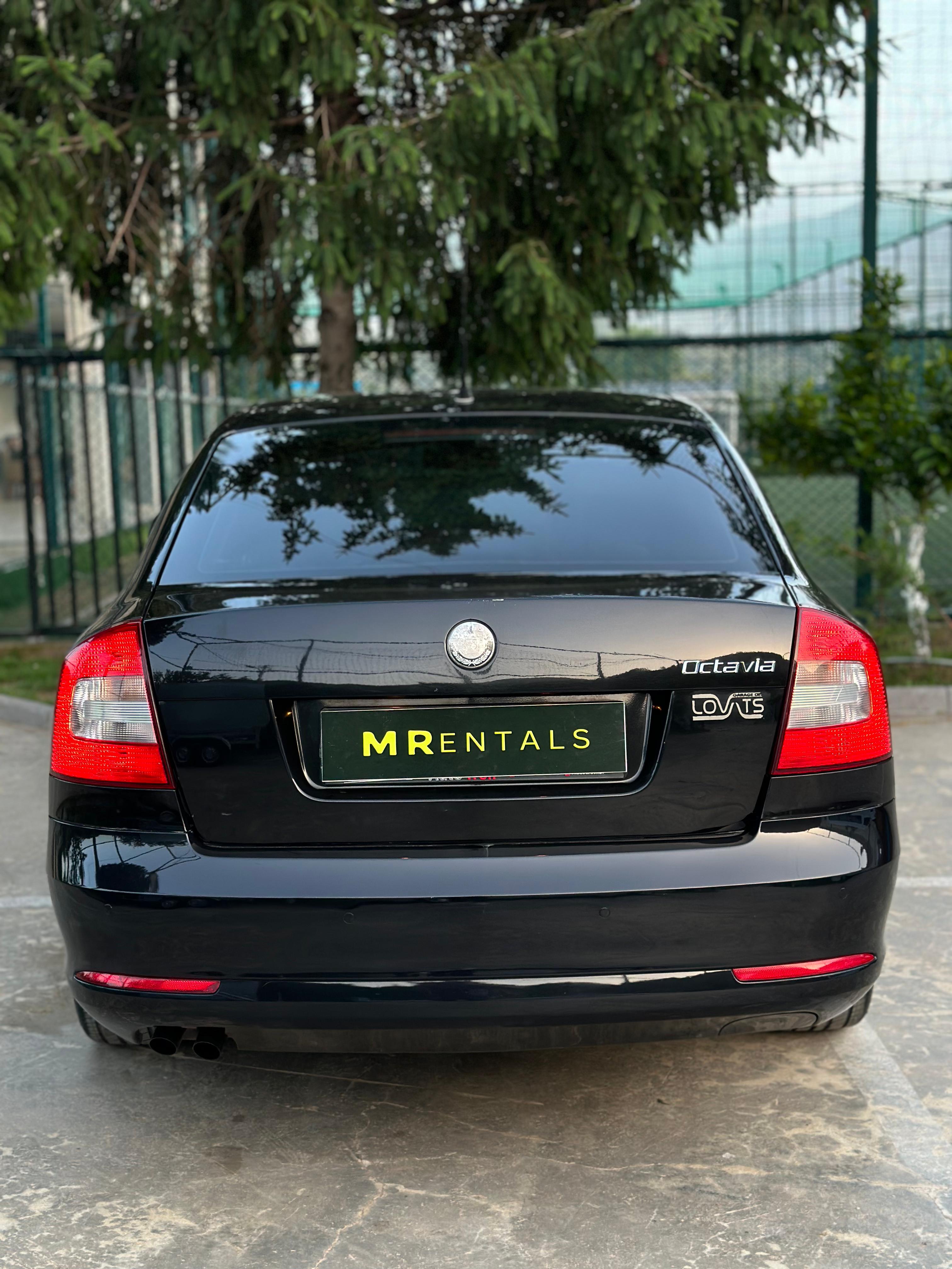 Skoda Octavia pamje e brendshme